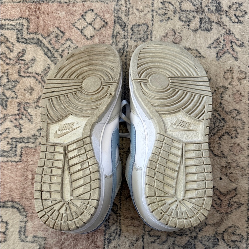 Nike Dunks - Picture 4 of 4